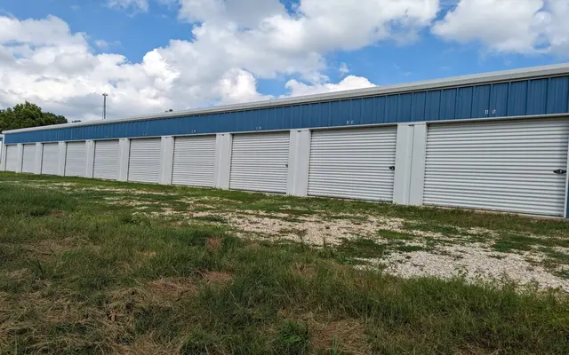 Self storage near Amity, FL